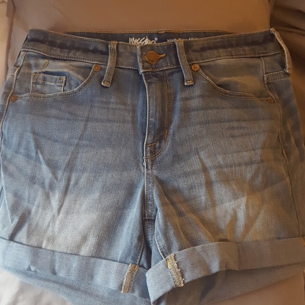 High-Rise jean shorts